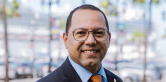 Parlamentario Ricky Hoek (MEP): Prensa como e di 4 pilar den e Trias Politica