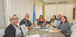 Minister Maduro a reuni cu scol di musica riba nan plan pa desaroya mas talento musical den comunidad