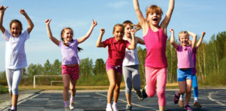 Cuido Salud Hubenil ta informa riba chekeo general preventivo di salud, desaroyo y bienestar di muchanan na scol.