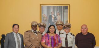 Minister Maduro ta felicita e grupo di aduanero cu a cumpli 40 aniversario