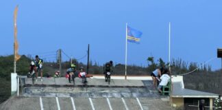 Minister Endy Croes ta felicita Street Wise cu nan 41 aniversario: Nos a pone e parke bek den condicion y awo nos ta bay yuda pa nan haya iluminacion