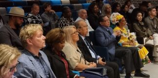 Minister Thijsen na celebracion dia di Emancipacion di Eindhoven