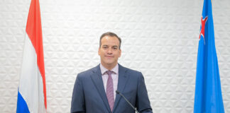 Minister Geoffrey Wever: 23 compania pa subi produccion di webo comercial na Aruba