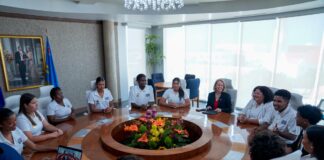 Prome Minister ta reuni cu Parlamento Hubenil: Ta importante pa e bos di nos hobennan wordo scucha