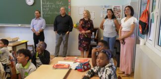 Cu e proyecto di Edutech: Rosario College a gana 50 chromebooks y 12 tablet pa nan scol