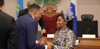 Lider di Fraccion di MEP, Hendrik Tevreden: Huramentacion di Jurima Bryson como prome Ombudsman di Aruba ta un paso historico pa fortalece Estado di Derecho