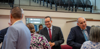 Minister Geoffrey Wever ta informa Parlamento riba e kabel submarino nobo “CELIA”