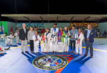 Rayshawn Nicholson, Juwell Illdge y Joshua Klaber a sali miho bringado den Best of the Best