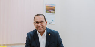 Parlamentario Ricky Hoek ta propone cambionan pa apoyo di hobennan y inclusividad na Aruba