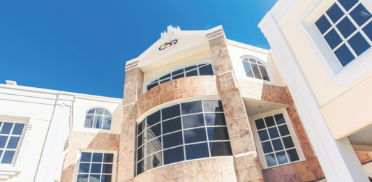 Surplusnan continuo den e balansa di pago cu reservanan amplio