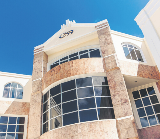 Surplusnan continuo den e balansa di pago cu reservanan amplio