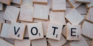 Tur trahado tin cuater ora liber p a bay vota riba dia di eleccion