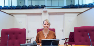 Prome Minister Evelyn Wever-Croes: Parlamento a aproba e suma di 18.5 miyon florin pa drecha careteranan di asfalt den e proximo simannan