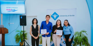 Aruba Bank ta orguyoso di sostene futuro lidernan den business door di sponsorship di e curso “Comprehensive Business Analysis” di Universidad di Aruba