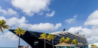 Aruba Tourism Authority (A.T.A.) y Aruba Ports Authority (APA) ta yama bonbini na barco crucero Ilma di The Ritz-Carlton Yacht Collection