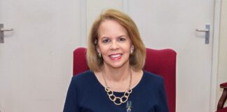 Durante un reunion informativo den Parlamento Prome Minister a elabora riba e RAFT: Ta negociando den e cuadronan di e acuerdo cu Hulanda y di Parlamento di Aruba