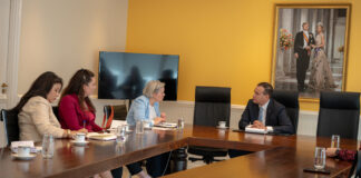 Minister mr. Geoffrey Wever: Reunion exitoso cu Directora di Ministerie van Buitenlandse Zaken di Hulanda; sector Westelijk Halfrond