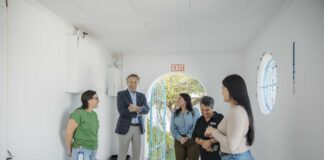 Bon Bini Brighter Future Foundation na famia di HOH: HOH ta duna bek: invirtiendo den futuro di Aruba pa medio di educacion