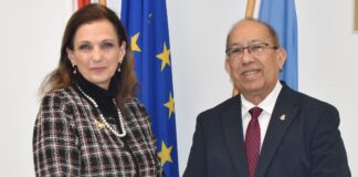 Embahadora di Peru a bishita Minister Thijsen