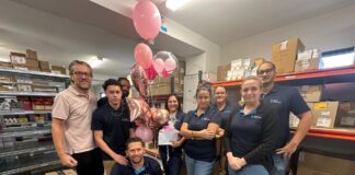 Claudia Arevalo-Del Castillo ta Celebra 5 Aña den Servicio cu Botica di Servicio