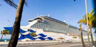 Aruba Tourism Authority y Aruba Ports Authority a yama bonbini na Majestic Princess den su prome bishita pa Aruba