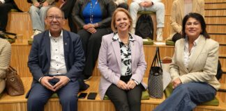 Riba e mesun dia cu el a yega Hulanda, Prome Minister a atende un presentacion na De Haagse Hogeschool