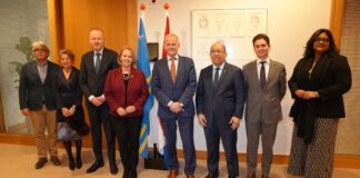 Prome Minister a reuni cu secretario di estado Zsolt Szabó riba e negociacionnan entre Aruba y Hulanda