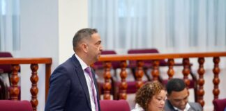 Parlamentario Dangui Oduber (MEP): Presidente di Parlamento actuando na un forma dictatorial