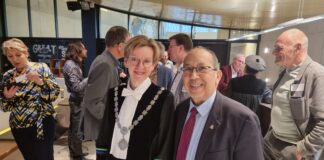 Minister Thijsen na Dies Natalis di Universidad di Wageningen