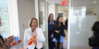 Cu un bunita encuentro sorpresa; Embahada di Reino na New York ta despedi y gradici Prome Minister pa semper a representa nan dignamente