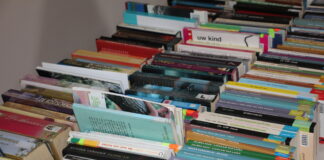 E mercado di buki di mas grandi riba Dia di Himno y Bandera