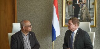 E lasonan ta profundo: Prome Minister Mike Eman ta reuni cu Minister di Asuntonan di Exterior di Surinam Albert Ramchand Ramdin