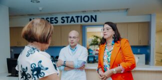 HOH a presenta unda ta awo, plannan pa futuro y retonan: Minister di Salud Publico Drs. Mervin Wyatt-Ras a haci su prome bishita na HOH