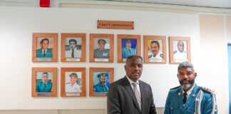 Centro di Husticia: A honra e lider y heroenan den Cuerpo Policial