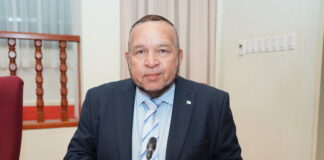 Parlamentario Endy Croes na Jolanda Kock Fuentes: Endy NO a firma NADA y no por firma! Contesta na Jolanda Kock Fuentes di Simeon Antonio empleado di EMCO