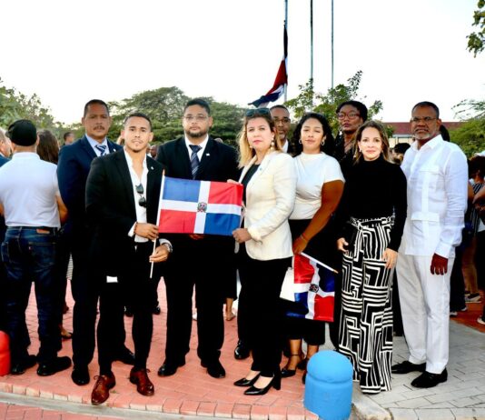 Fraccion di AVP solidario cu comunidad Dominicano: Presente na vigilia pa victimanan di tragedia