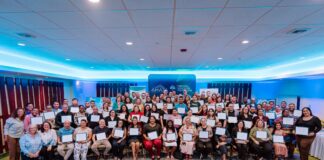 Grupo grandi di supervisor a logra certificacion den tayer ofreci pa AHATA