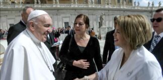Den conexion cu fayecimento di Papa Francisco: Parlamentario Wever-Croes ta manda palabra di profundo condolencia y forsa na tur fiel Catolico