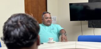 ‘Uza piedra, uza droga, ta kita bo paz’: Raymundo Figaroa n’e hobenan di e Conseho Hubenil di 131 Aruba