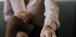 Alerta: Pornografia y telefon ta causando di hopi divorcio