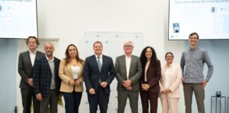 Mike Eman a asisti na seminario riba impacto climatico na Universidad di Aruba