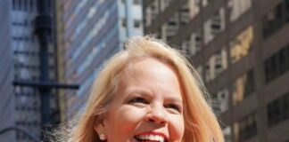 Relaciona cu e acusacionnan dirigi na su persona riba otorgamento di permiso di radio: Tur e acusacionnan haci contra mi persona ta completamente falso!