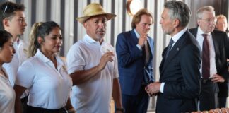 Minister Geoffrey Wever: Minister-President Schoof ta bishita Alto Vista Winery: Un ehempel di innovacion y orguyo local