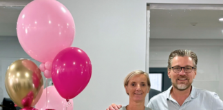 Maureen Banwarie ta Cumpli 10 Aña den Servicio cu Op=Op Voordeelshop