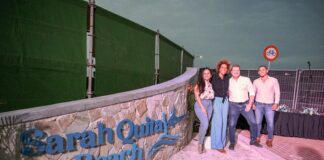 Premier Mike Eman ta dedica “Playa Sarah-Quita” na honor di nos baluarte di Windsurf di Aruba