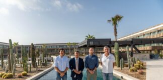 Minister di Turismo a convence Secrets Baby Beach pone enfasis riba sostenibilidad y naturalesa pa Pariba di Brug