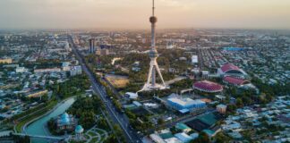 Pioneronan cientifico, paisahenan natural y un cultura caluroso di Uzbekistan