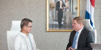 Gobierno di Aruba a reuni cu Embahador di Filipinas pa Reino Hulandes