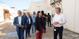 Minister di Husticia di Sint Maarten ta gradici Aruba pa su sosten rapido durante crisis na prison