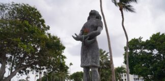 Evento solem pa honra Anne Frank